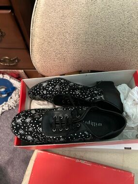 Black Patterned Lace-Up Flats